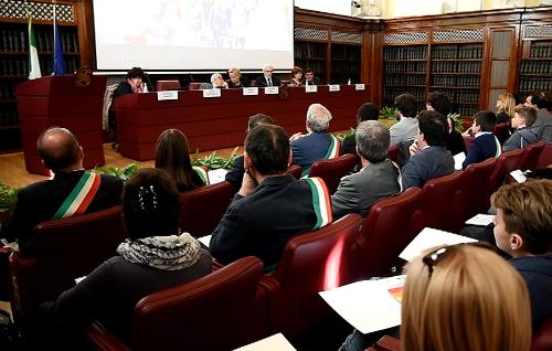 Loredana Panariti (Assessore regionale Lavoro, Formazione, Istruzione, Pari Opportunità, Politiche giovanili, Ricerca e Università) alla Conferenza nazionale Giovani Costruttori di Pace, nella Sala Koch del Senato - Roma 22/10/2015