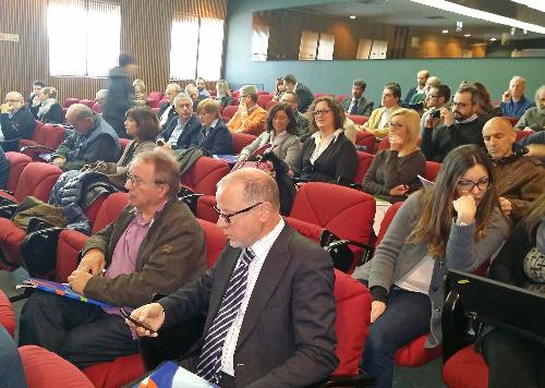 Il quarto incontro di presentazione del Programma Operativo Regionale (POR) del Fondo Europeo di Sviluppo Regionale (FESR) del Friuli Venezia Giulia in cui sono state illustrate le misure dedicate a Montagna e Aree interne - Amaro 05/11/2015