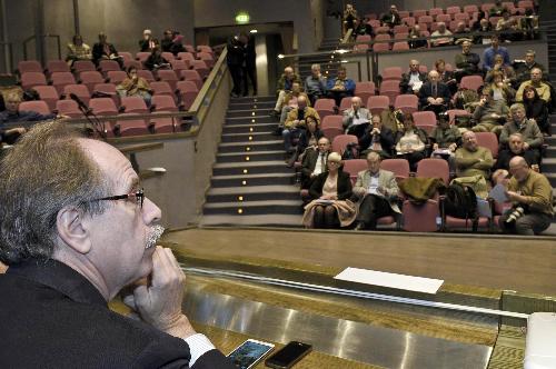 Gianni Torrenti (Assessore regionale Cultura, Sport e Solidarietà) alla XV Assemblea regionale delle Organizzazioni di Volontariato del FVG, nell'Auditorium della Regione – Gorizia 07/11/2015