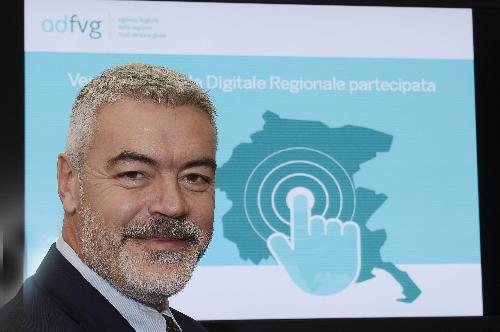 Paolo Panontin (Assessore regionale Autonomie locali e Coordinamento Riforme) alla presentazione dell'Agenda Digitale regionale partecipata (AD-FVG) - Trieste 11/11/2015