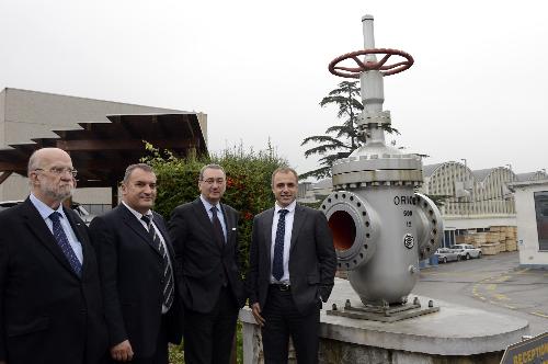 Claudio Sambri (Presidente Orion), Giorgio Petrucci (Direttore amministrativo Orion), Sergio Bolzonello (Vicepresidente Regione FVG e assessore Attività produttive) e Luca Farina (Titolare e amministratore delegato Orion) presso lo stabilimento della Orion Steel Valves S.p.A. - Trieste 18/11/2015