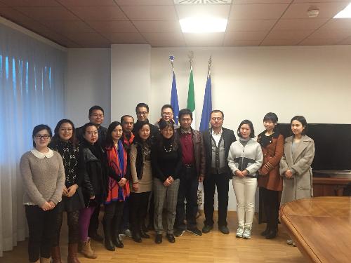 Debora Serracchiani (Presidente Regione Friuli Venezia Giulia) incontra la delegazione di operatori commerciali, enologi e giornalisti cinesi in visita in regione - Udine 23/11/2015 