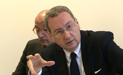 Franco Milan (Direttore centrale Attività produttive, Commercio, Cooperazione, Risorse agricole e forestali) e Sergio Bolzonello (Vicepresidente Regione FVG e assessore Attività produttive, Cooperazione e Turismo) al Tavolo sulla crisi della Cooperativa Carnica di consumo (CoopCa) - Tolmezzo 23/11/2015