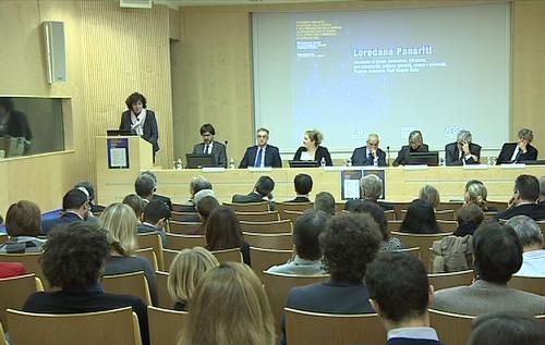 Loredana Panariti (Assessore regionale Ricerca e Università) alla quattordicesima conferenza annuale del Coordinamento regionale degli Enti di ricerca, all'AREA Science Park di Padriciano - Trieste 24/11/2015