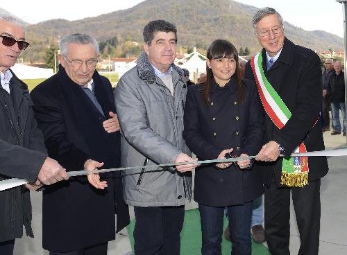 Debora Serracchiani (Presidente Regione Friuli Venezia Giulia) e Aldo Daici (Sindaco Artegna) all'inaugurazione del Centro polifunzionale - Artegna 28/11/2015