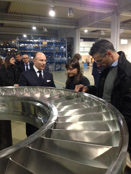 Debora Serracchiani (Presidente Regione Friuli Venezia Giulia) visita gli stabilimenti della Pietro Rosa TBM accompagnata da Mauro Fioretti (Amministratore delegato Pietro Rosa TBM) - Maniago 30/11/2015