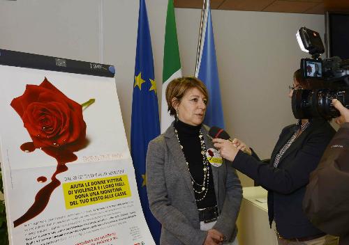 Maria Sandra Telesca (Assessore regionale Politiche sociali) alla conferenza stampa sulla raccolta fondi "Credevo fosse amore" di Aspiag Service S.r.l., concessionaria del marchio Despar per il Nord Est, conclusa il 29 novembre scorso - Udine 04/12/2015