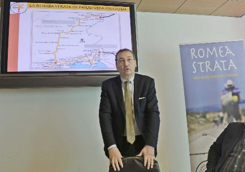 Sergio Bolzonello (Vicepresidente Regione FVG) alla presentazione del Progetto e dell'itinerario della strada di fede "Romea Strata" - Udine 10/12/2015