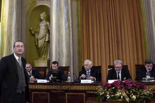 Sergio Bolzonello (Vicepresidente Regione FVG e assessore Attività produttive) alla cerimonia del Premio biennale della Fedeltà al lavoro e del Progresso economico alla Camera di Commercio - Trieste 14/12/2015