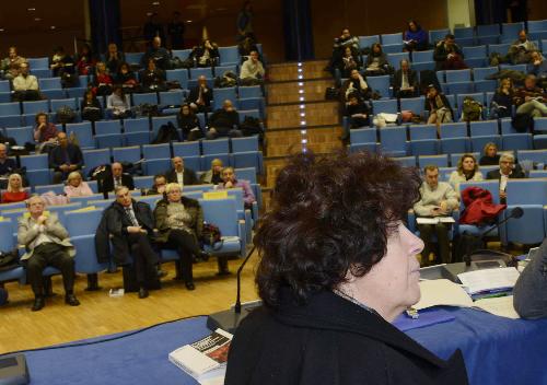 Loredana Panariti (Assessore regionale Lavoro, Formazione, Istruzione, Pari Opportunità, Politiche giovanili, Ricerca e Università) all'incontro "Il Mercato del Lavoro in FVG. Presentazione del Rapporto 2015", nell'Auditorium della Regione Friuli Venezia Giulia - Udine 21/12/2015