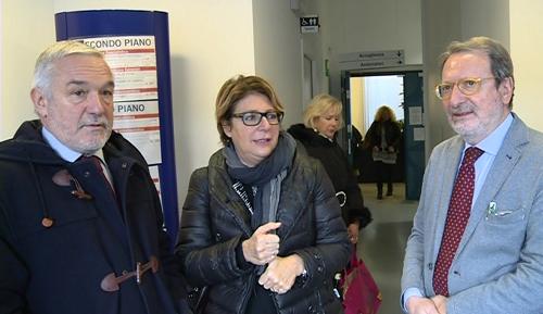 Nerio Nesladek (Sindaco Muggia), Maria Sandra Telesca (Assessore regionale Salute) e Nicola Delli Quadri (Commissario straordinario Azienda Ospedaliero-Universitaria "Ospedali Riuniti" Trieste e Azienda Assistenza Sanitaria n. 1 "Triestina") alla cerimonia di consegna dell'apparecchiatura "Point Of Care Tasting (POCT)" al Centro di Assistenza Primaria (CAP) - Muggia 11/01/2016