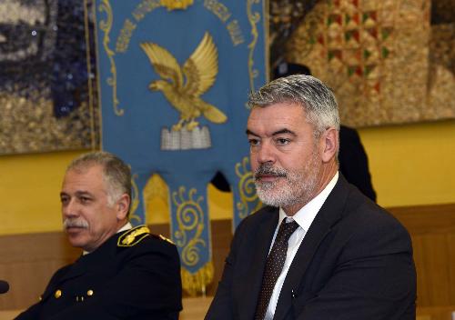 Sergio Abbate (Comandante Polizia locale Trieste) e Paolo Panontin (Assessore regionale Autonomie locali e Coordinamento Riforme) alla VII Giornata regionale della Polizia locale - Pordenone 20/01/2016