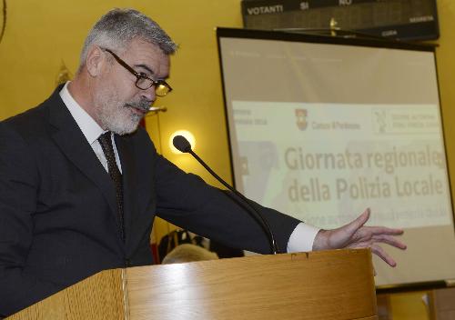 Paolo Panontin (Assessore regionale Autonomie locali e Coordinamento Riforme) alla VII Giornata regionale della Polizia locale - Pordenone 20/01/2016