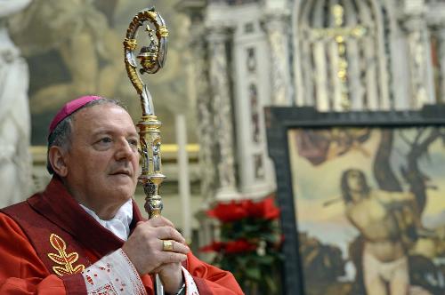 Giuseppe Pellegrini (Vescovo Diocesi Concordia-Pordenone) celebra messa in Duomo per la VII Giornata regionale della Polizia locale - Pordenone 20/01/2016