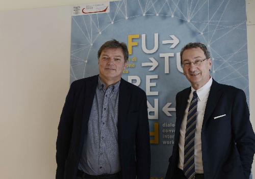 Giovanni Da Pozzo (Presidente CCIAA Udine) e Sergio Bolzonello (Vicepresidente Regione FVG e assessore Attività produttive) all'appuntamento "10 parole chiave per la ricostruzione economica" di Future Forum - Udine 05/02/2016