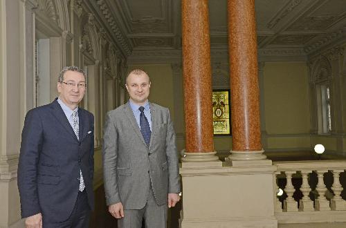 Sergio Bolzonello (Vicepresidente Regione FVG e assessore Attività produttive, Turismo e Cooperazione) e Aleš Cantarutti (Segretario di Stato Ministero Sviluppo economico e Tecnologia Slovenia) nella sede della Regione Friuli Venezia Giulia in piazza Unità - Trieste 15/02/2016