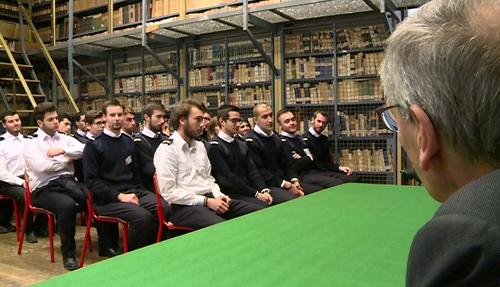 Stefano Beduschi (Presidente Fondazione Accademia Nautica Adriatico) con allievi del corso dell'Istituto Tecnico Superiore (ITS) del Mare, attivo presso l'Istituto Nautico-Galvani - Trieste 19/02/2016