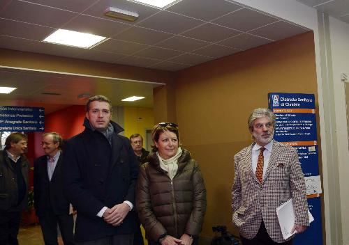 Stefano Balloch (Sindaco Cividale), Maria Sandra Telesca (Assessore regionale Salute, Integrazione socio-sanitaria, Politiche sociali e Famiglia) e Mauro Delendi (Commissario straordinario Azienda Ospedaliero-Universitaria Udine) durante la visita al Distretto sanitario - Cividale del Friuli 22/02/2016