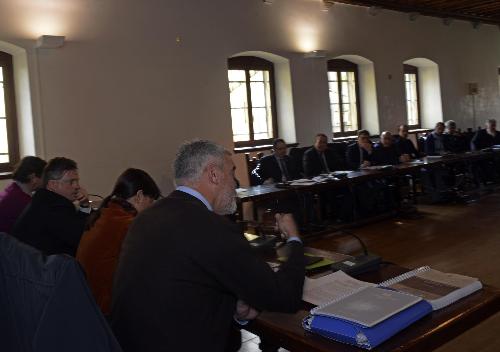 Debora Serracchiani (Presidente Regione Friuli Venezia Giulia) e Paolo Panontin (Assessore regionale Autonomie locali) all'incontro con i sindaci della UTI del Torre - Tarcento 12/03/2016 