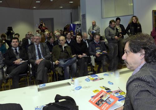 Franco Iacop (Presidente Consiglio regionale), Paolo Panontin (Assessore regionale Autonomie locali e Protezione civile) e Vincenzo Martines (Presidente V Commissione consiliare) alla presentazione della quarta edizione dell'UNESCO Cities Marathon (Cividale-Palmanova-Aquileia 28 marzo 2016) - Udine 21/03/2016