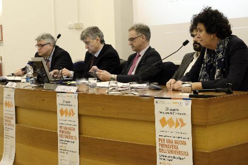 Loredana Panariti (Assessore regionale Lavoro, Formazione, Istruzione, Pari Opportunità, Politiche giovanili, Ricerca e Università) all'incontro organizzato nell'Aula Magna dell'edificio H3 dell'Università nell'ambito dell'iniziativa nazionale "Per una nuova primavera dell'Università" - Trieste 21/03/2016 