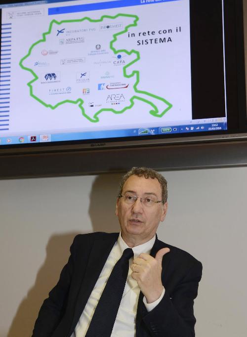 Sergio Bolzonello (Vicepresidente Regione FVG e assessore Attività produttive, Turismo e Cooperazione) alla conferenza stampa di presentazione dell'attività dell'Agenzia Investimenti FVG - Udine 25/03/2016