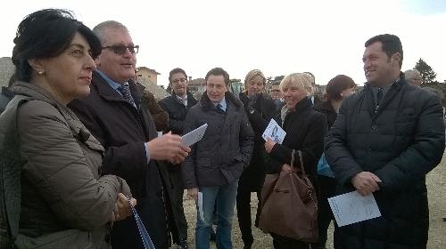 Mariagrazia Santoro (Assessore regionale Infrastrutture e Territorio), Graziano Tilatti (Presidente ditta esecutrice), Daniela Briz (Sindaco Remanzacco) e Franco Iacop (Presidente Consiglio regionale) durante il sopralluogo al cantiere del complesso di housing sociale - Remanzacco 25/03/2016