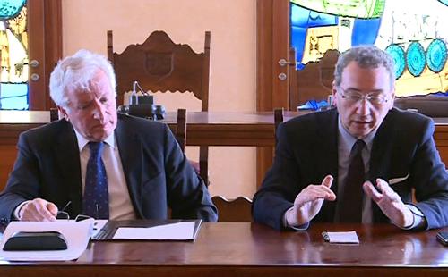 Claudio Kovatsch (Commissario straordinario Comune Grado) e Sergio Bolzonello (Vicepresidente Regione FVG e assessore Attività produttive e Turismo) alla presentazione della "variante spiagge" al Piano Regolatore Generale (PRG) del Comune, nella Sala consiliare municipale - Grado 29/03/2016