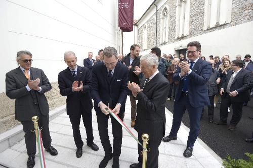 Alberto Morgante (Presidente Fondazione San Daniele), Paolo Menis (Sindaco San Daniele), Sergio Bolzonello (Vicepresidente Regione FVG e assessore Attività produttive) e Giuseppe Villani (Presidente Consorzio Prosciutto San Daniele) inaugurano la nuova sede del Consorzio del Prosciutto di San Daniele in via Ippolito Nievo 19 - San Daniele del Friuli 31/03/2016 (Foto Luca d'Agostino / Phocus Agency © 2016)