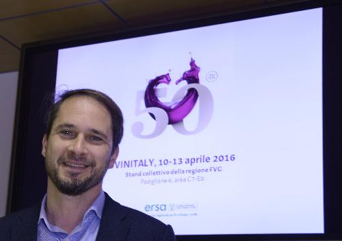 Cristiano Shaurli (Assessore regionale Risorse agricole e forestali) alla conferenza stampa di presentazione dello stand collettivo del FVG per Vinitaly 2016 - Udine 04/04/2016