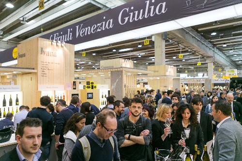 Stand del Friuli Venezia Giulia al 50° Vinitaly - Verona 10/04/2016