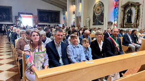 Nelle foto con il sindaco di Gemona del Friuli l'assessore Zilli (seconda da destra) alla messa per il santo patrono di Gemona del Friuli.