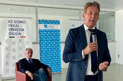 L’assessore regionale per la Difesa dell’ambiente Fabio Scoccimarro a Ronchi dei legionari alla cerimonia di inaugurazione dell’impianto fotovoltaico da 3.143 kW di potenza, integrato con batterie di 600kW per l’accumulo e il riuso dell’energia rinnovabile prodotta