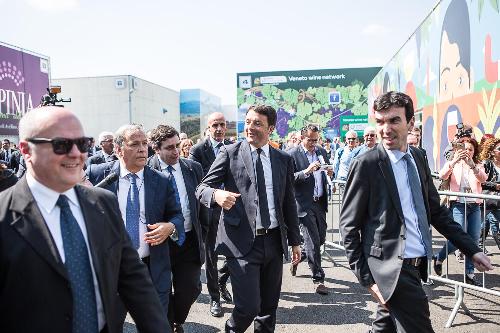 Matteo Renzi (Presidente Consiglio Ministri) e Maurizio Martina (Ministro Politiche agricole, alimentari e forestali) al 50° Vinitaly - Verona 11/04/2016