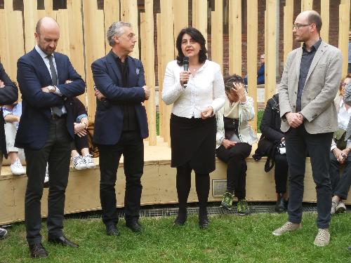 Michele Morgante (Presidente Innova FVG), Stefano Boeri (Architetto progettista installazione), Mariagrazia Santoro (Assessore regionale Infrastrutture e Territorio) e Matteo Marsilio (Presidente Filiera Legno FVG) all'inaugurazione di "Radura", nel Cortile della Farmacia Ca' Granda all'interno dell'Università Statale - Milano 12/04/2016