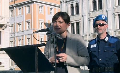 Debora Serracchiani (Presidente Regione Friuli Venezia Giulia) alla cerimonia di lettura dei nomi dei Caduti nella Grande Guerra, in piazza Unità d'Italia - Trieste 16/04/2016