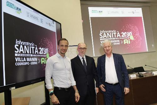 Il governatore Massimiliano Fedriga, l'assessore regionale alla Salute Riccardo Riccardi e Vasco Giannotti, presidente del Forum Risk Management in Sanità