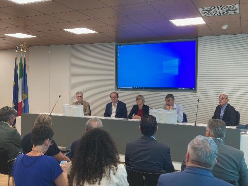 Il tavolo tematico GO!2025 presieduto dall'assessore regionale alle Finanze Barbara Zilli con la partecipazione del vice presidente con delega a Cultura e sport Mario Anzil,  dell'assessore regionale alle Autonomie locali e lingue minoritarie Pierpaolo Roberti