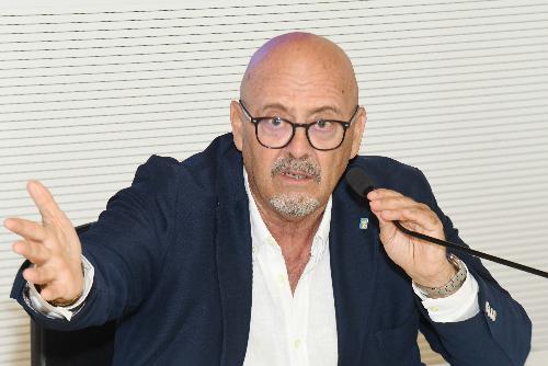 L'assessore regionale al Patrimonio Sebastiano Callari nel corso della conferenza stampa di oggi a Udine