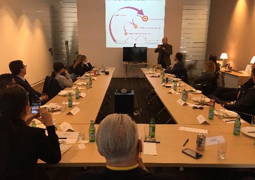 Gianfranco Zaccai (Presidente Continuum LLC) presenta l'Azienda Continuum LLC alla delegazione del Friuli Venezia Giulia - Boston 17/05/2016