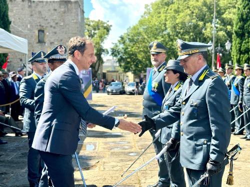Il governatore Fedriga premia alcuni finanzieri che si sono distinti nell'ultimo periodo. 
