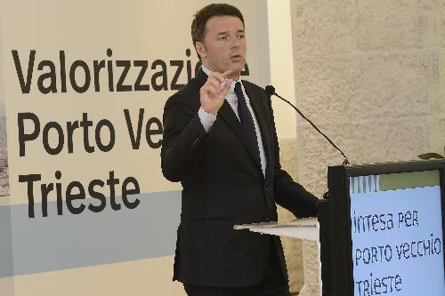 Matteo Renzi (Presidente Consiglio Ministri) all'incontro per la firma del Protocollo d'intesa per la valorizzazione del Porto Vecchio di Trieste, nel Magazzino 26 - Trieste 28/05/2016