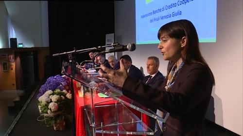 Debora Serracchiani (Presidente Regione Friuli Venezia Giulia) all'Assemblea dei soci delle Banche di Credito Cooperativo (BCC) del Friuli Venezia Giulia - Tolmezzo (UD) 11/06/2016