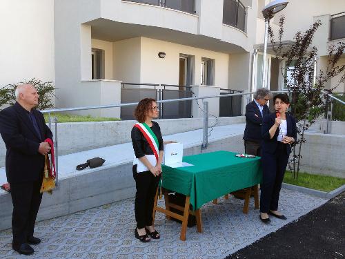 Mariagrazia Santoro (Assessore regionale Infrastrutture e Territorio) all'inaugurazione dei nuovi alloggi ATER a Zoppola - Zoppola (PN) 15/06/2016