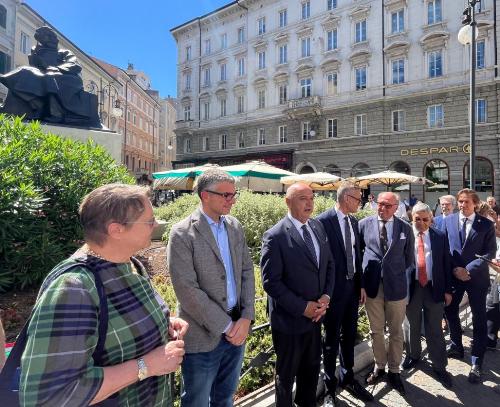 L’assessore alle Autonomie locali Pierpaolo Roberti durante la cerimonia di restituzione del monumento a Giuseppe Verdi alla città di Trieste.