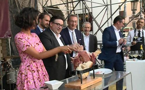 Cristiano Shaurli (Assessore regionale Risorse agricole e forestali) e Sergio Bolzonello (Vicepresidente Regione FVG e assessore Attività produttive, Turismo e Cooperazione) all'inaugurazione di "Aria di Festa" - San Daniele del Friuli 24/06/2016