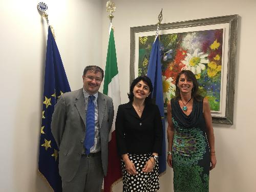 Mariagrazia Santoro (Assessore regionale Infrastrutture e Territorio) con i revisori dei conti ATER Andrea Zampar e Martina Malalan - Udine 30/06/2016