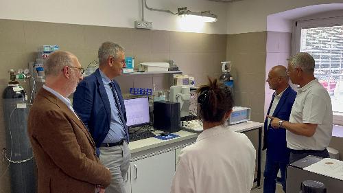 La presentazione del nuovo "laser ablation" e dell’analizzatore di metilmercurio installati nel laboratorio Treelab di Trieste, alla presenza dell'assessore alla Salute Riccardo Riccardi.
