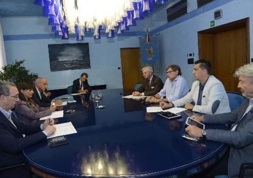 Sergio Bolzonello (Vicepresidente Regione FVG e assessore Attività produttive) e Debora Serracchiani (Presidente Regione Friuli Venezia Giulia) all’incontro con i presidenti delle Camere di Commercio del Friuli Venezia Giulia - Trieste 15/07/2016