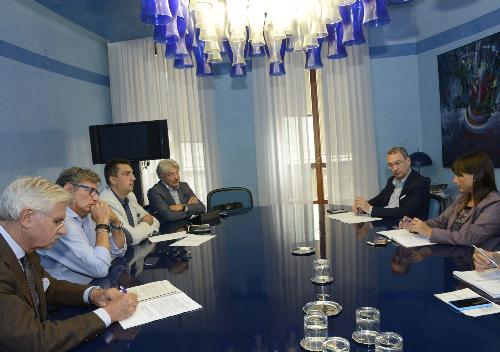 Sergio Bolzonello (Vicepresidente Regione FVG e assessore Attività produttive) e Debora Serracchiani (Presidente Regione Friuli Venezia Giulia) all’incontro con i presidenti delle Camere di Commercio del Friuli Venezia Giulia - Trieste 15/07/2016